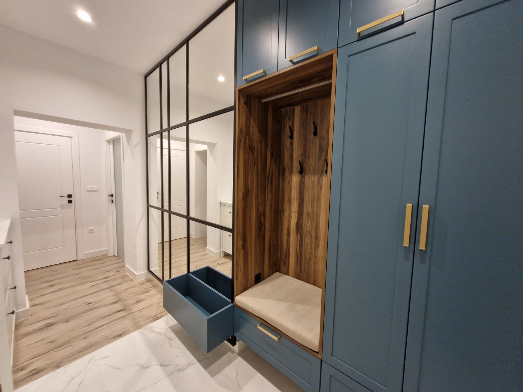 Обзавеждане на антре